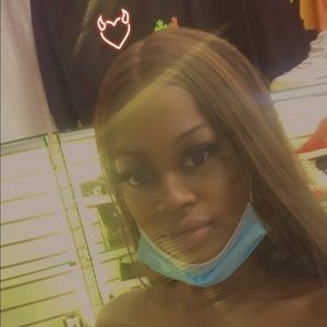 Meet your Posher, Yasmine